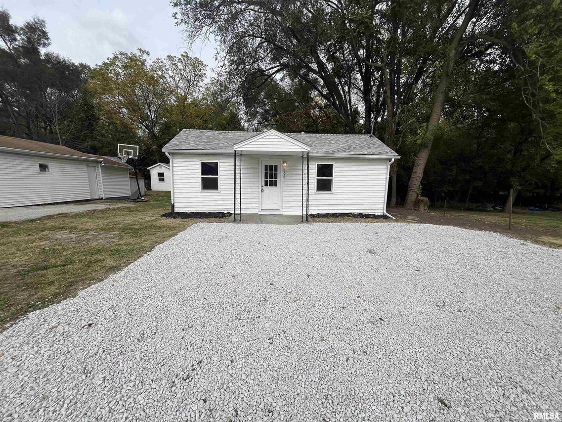 1821 27th Ave., East Moline, IL 61244