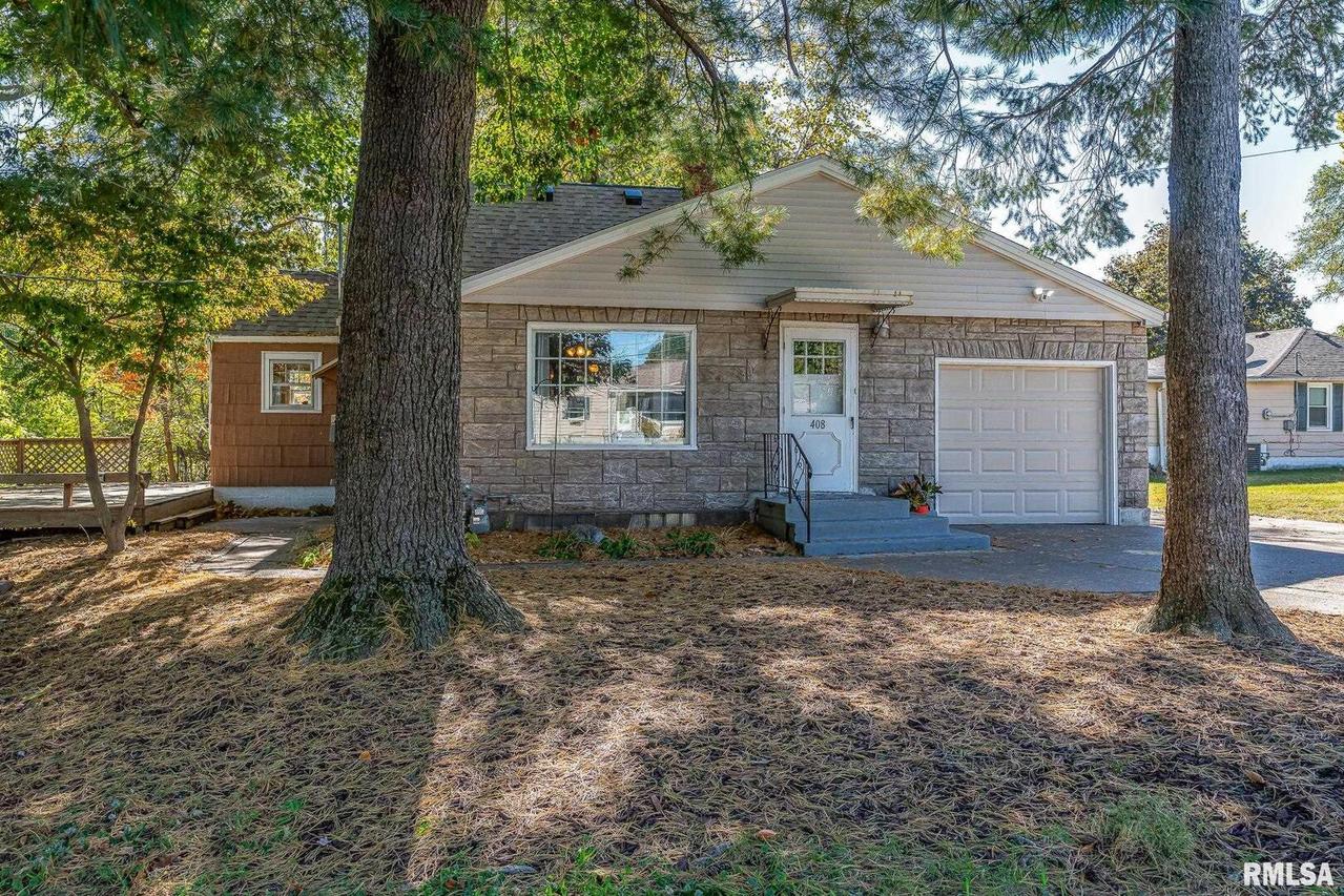 408 32nd Ave., Moline, IL 61265