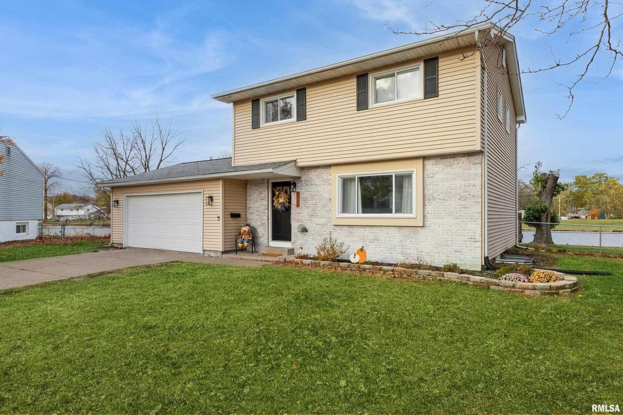 4711 50th Street Ct., Moline, IL 61265