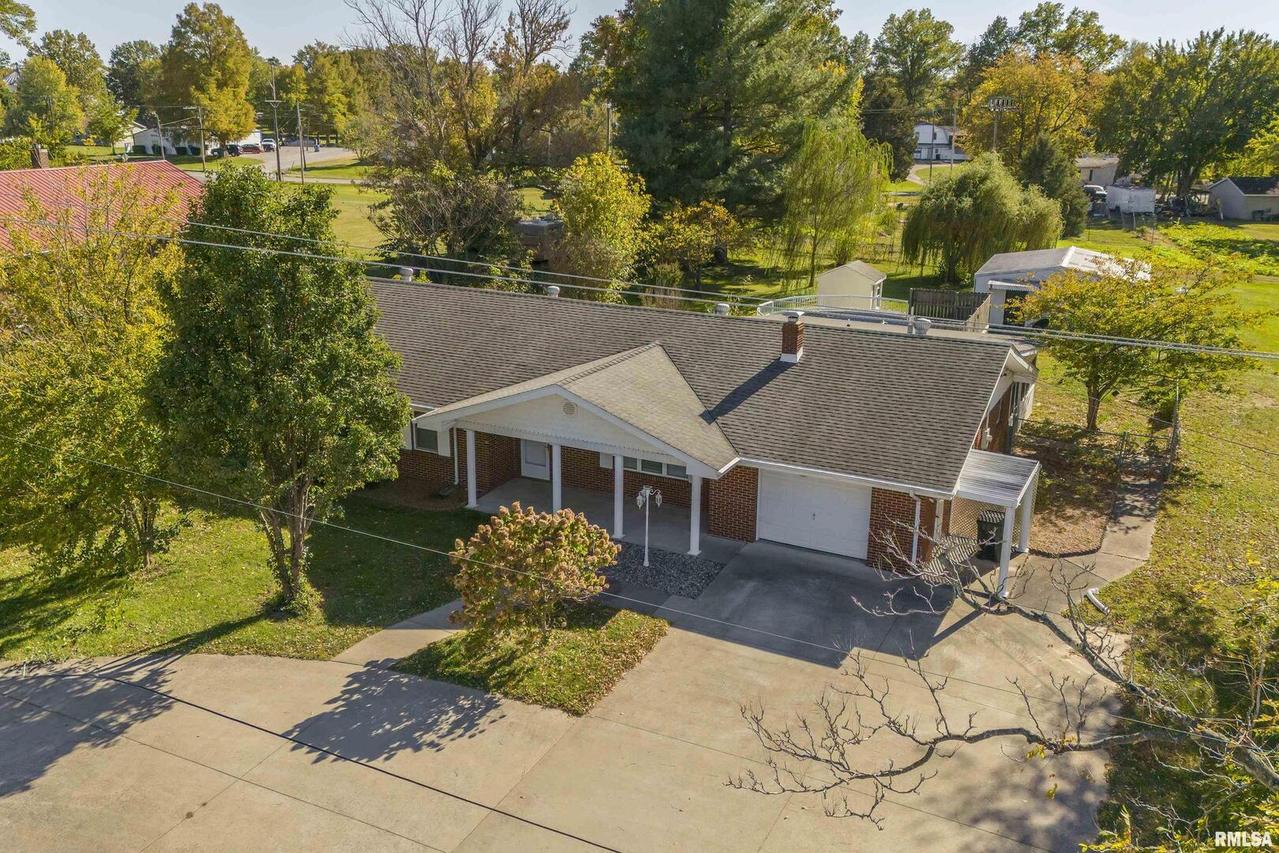 21184 Shawneetown Rd., Thompsonville, IL 62890