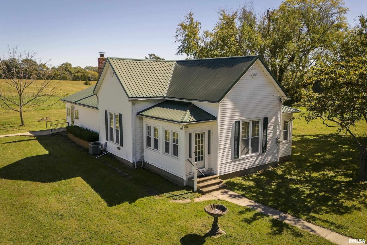 315 Zola Rd., Harrisburg, IL 62946