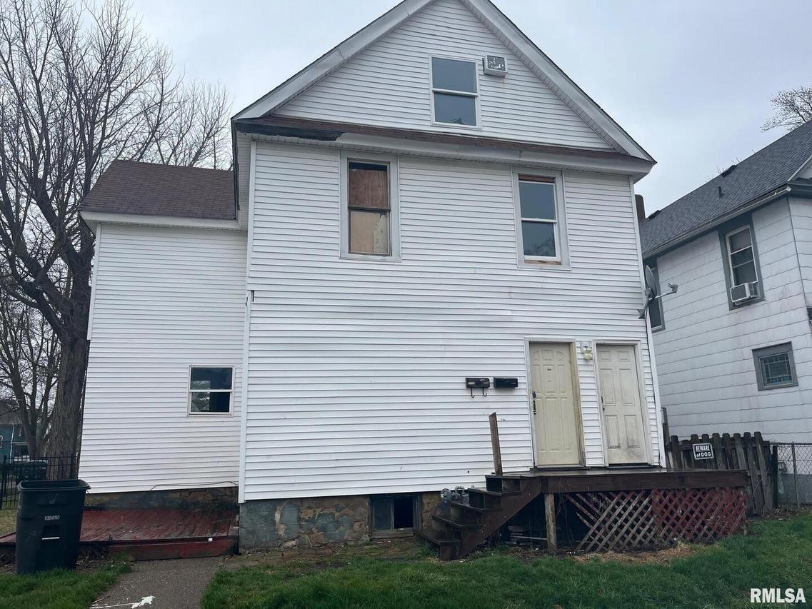 807 24th St., Rock Island, IL 61201