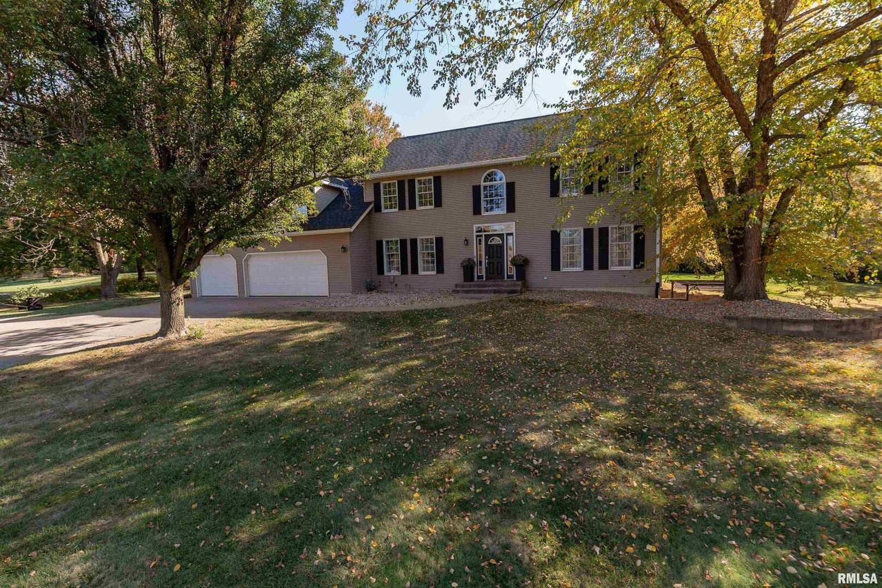 26 Timber Ridge Dr., Coal Valley, IL 61240