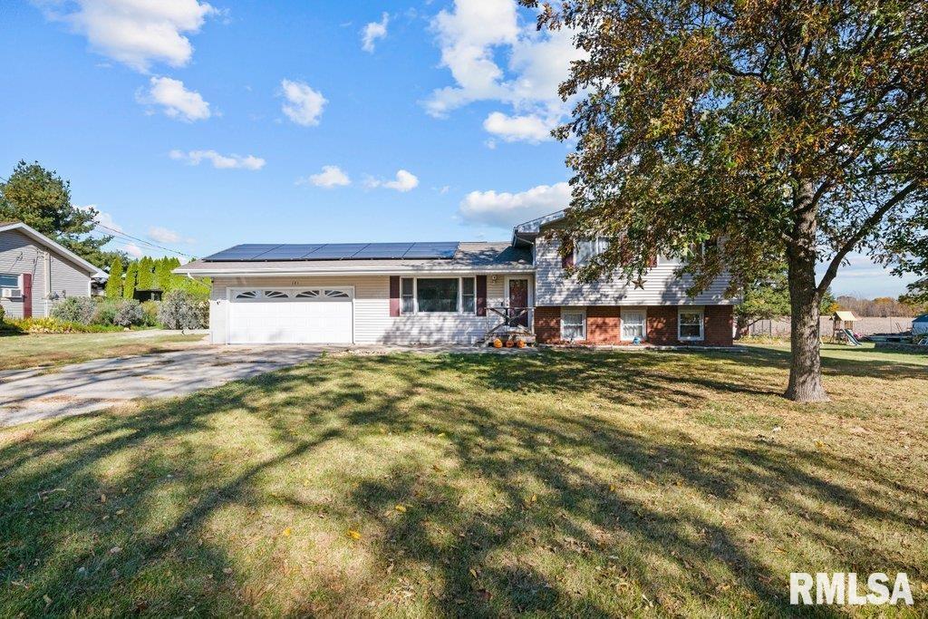 121 E 4th St., Mineral, IL 61344