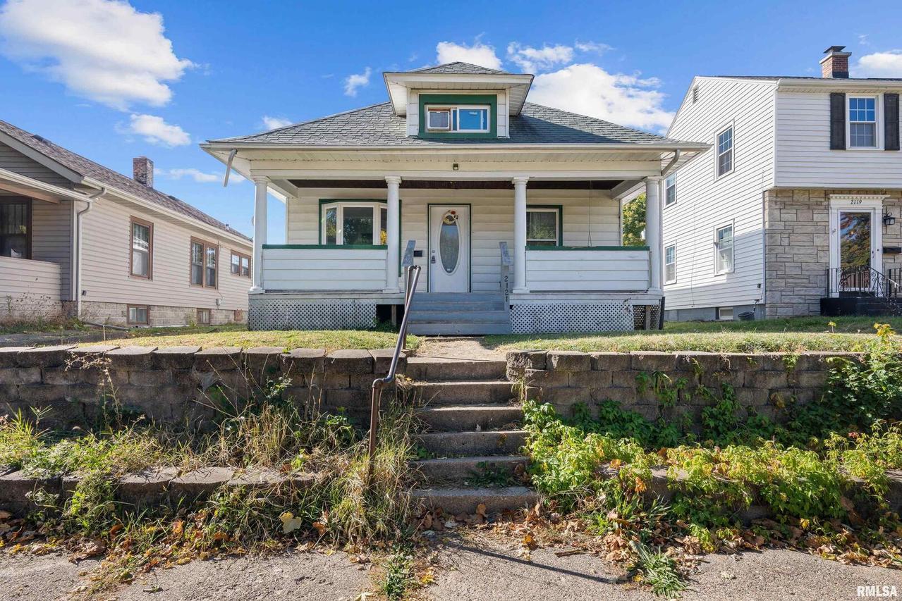 2121 3rd St., Moline, IL 61201
