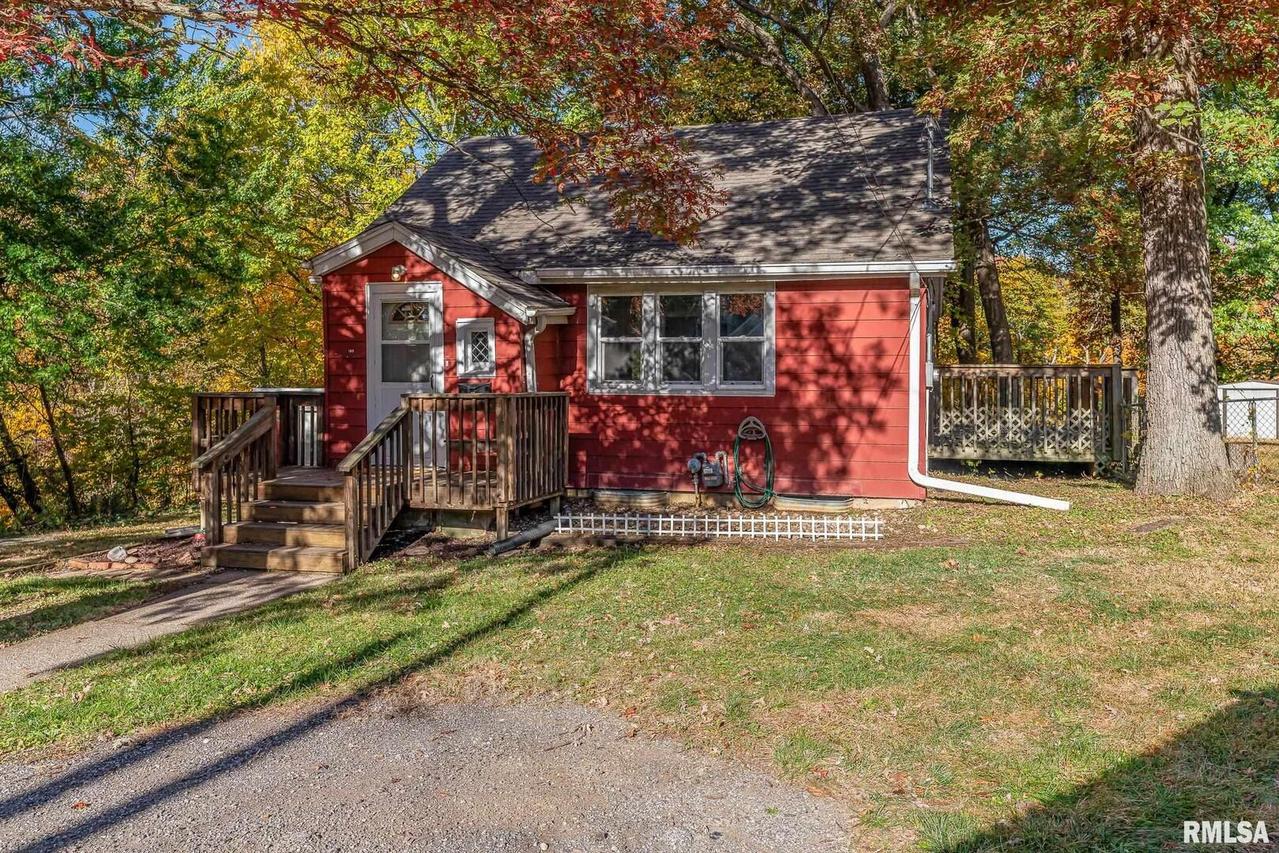 103 29th Ave., East Moline, IL 61244