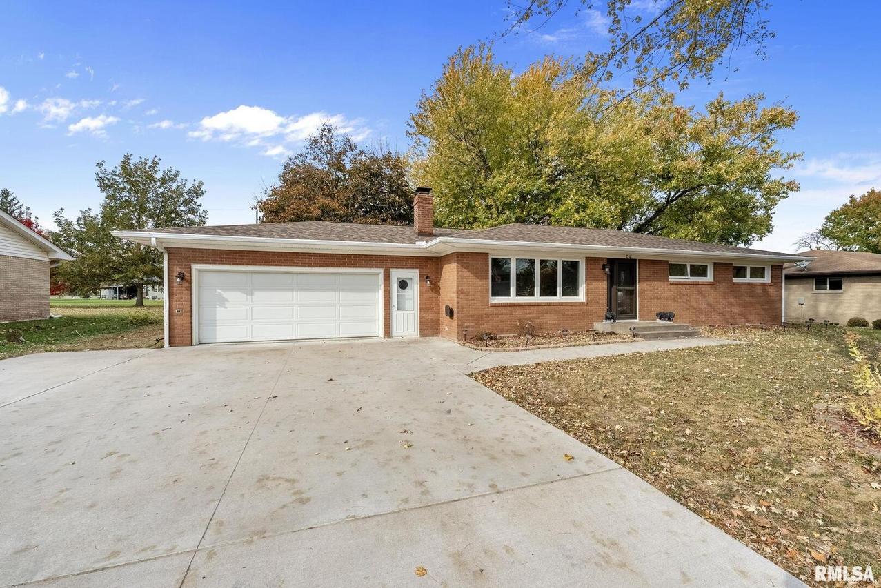 524 7th St., Andalusia, IL 61232