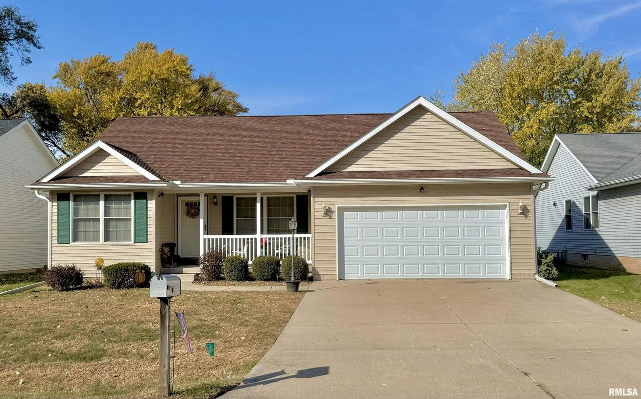 319 3rd Ave., Hampton, IL 61256