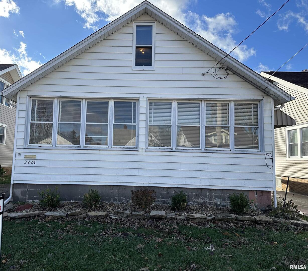 2224 W Barker Ave., West Peoria, IL 61604