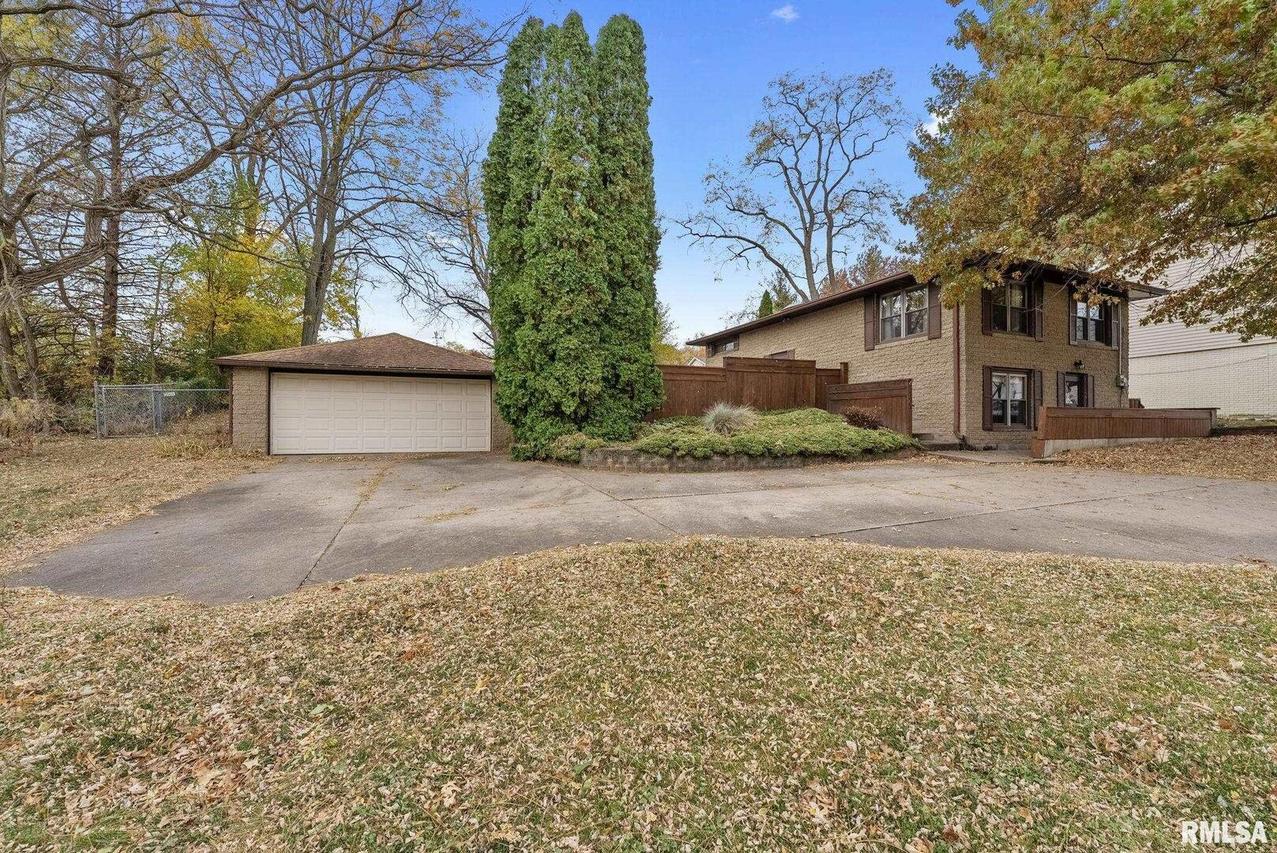 4805 5th St., East Moline, IL 61244