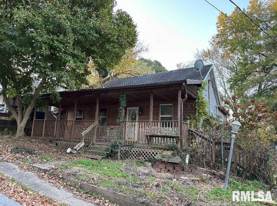 313 W Ash St., Cobden, IL 62920