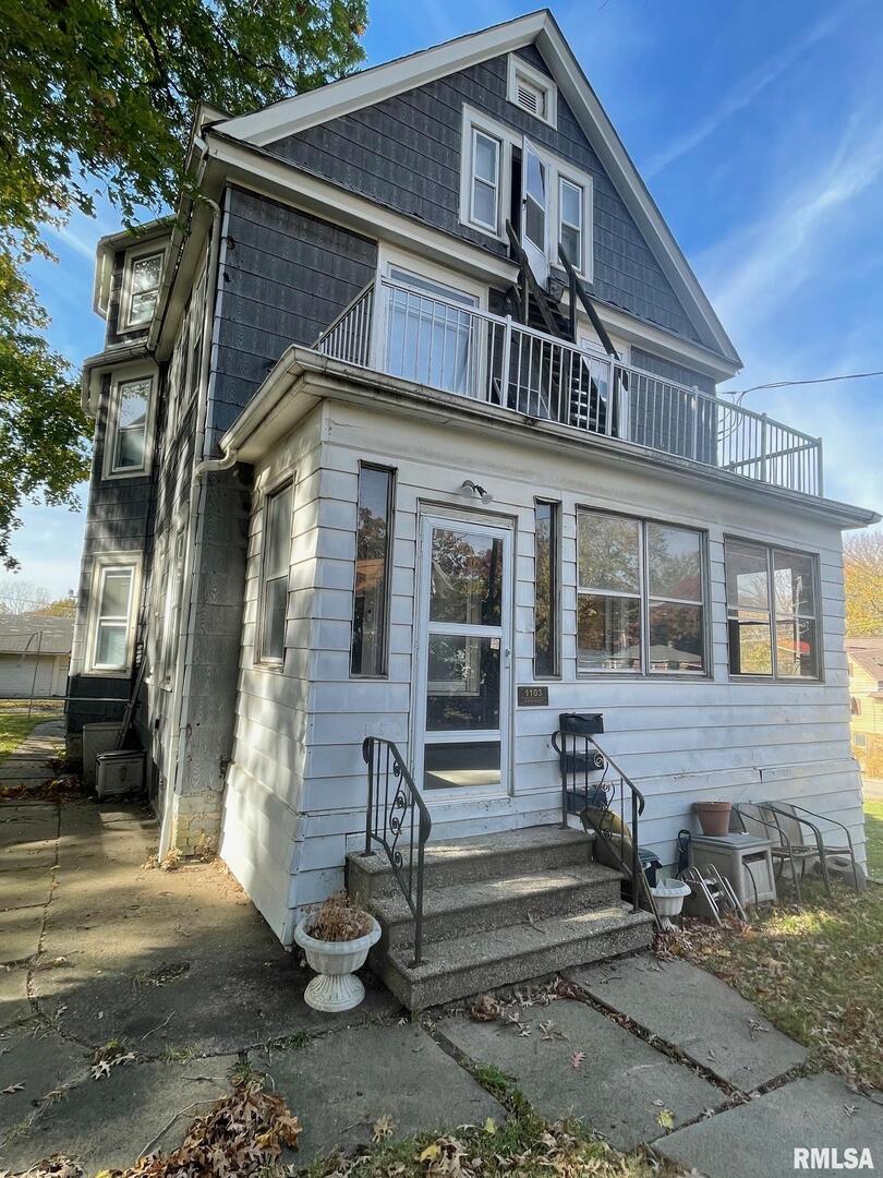 1103 3rd St., Moline, IL 61265