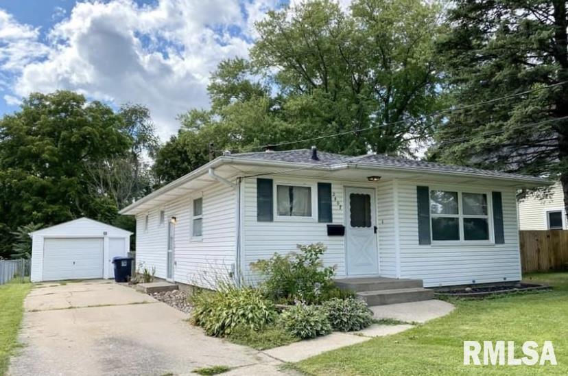 2407 4th St., Moline, IL 61265