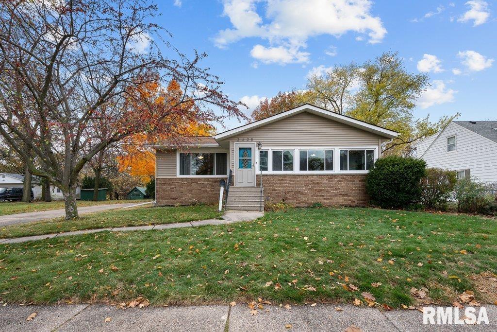 2425 4th St., Moline, IL 61265