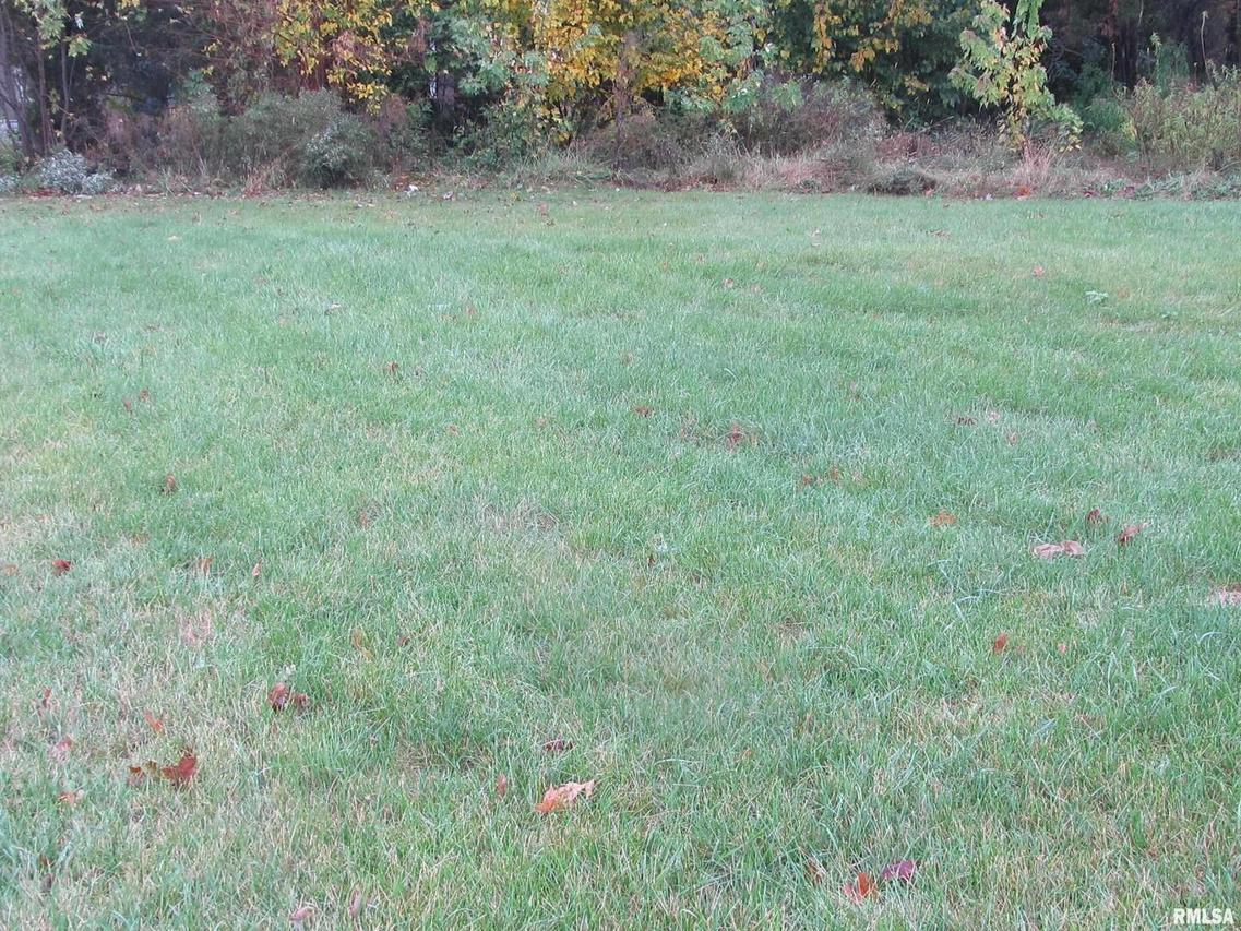 1215 Glenhurst Ct., Rock Island, IL 61201