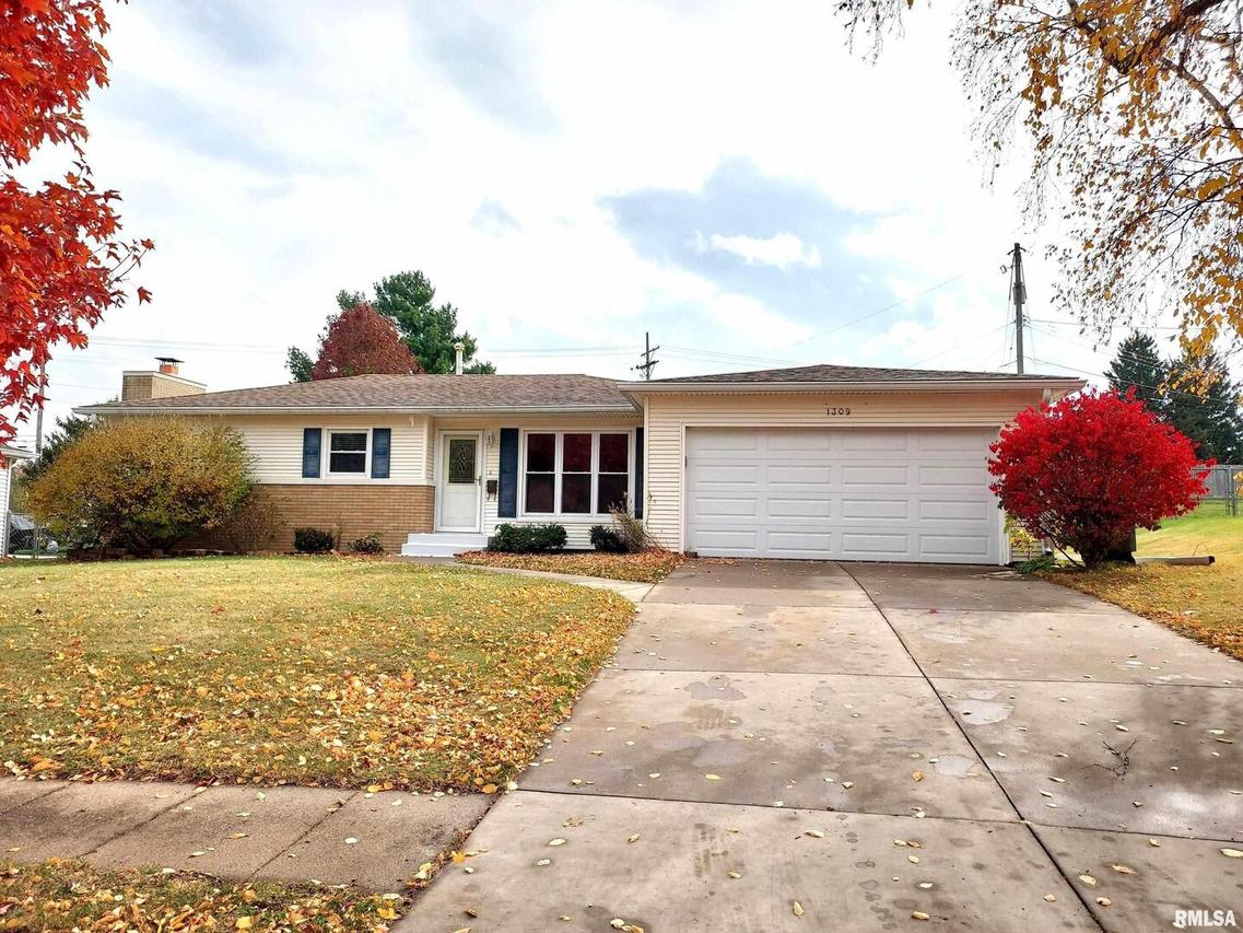 1309 Hilltop Dr., Milan, IL 61264