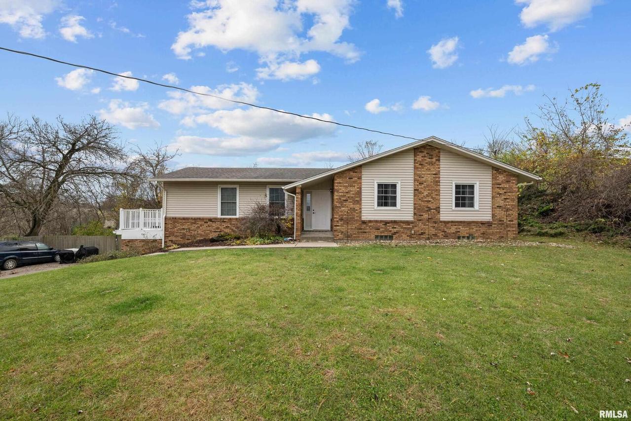 5828 W 93rd Ave., Taylor Ridge, IL 61284