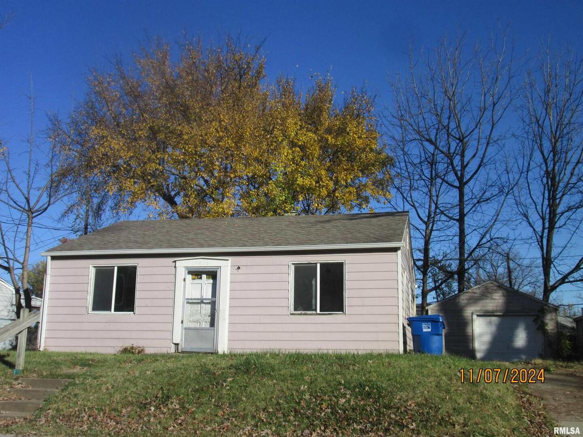 1026 38th St., Moline, IL 61265