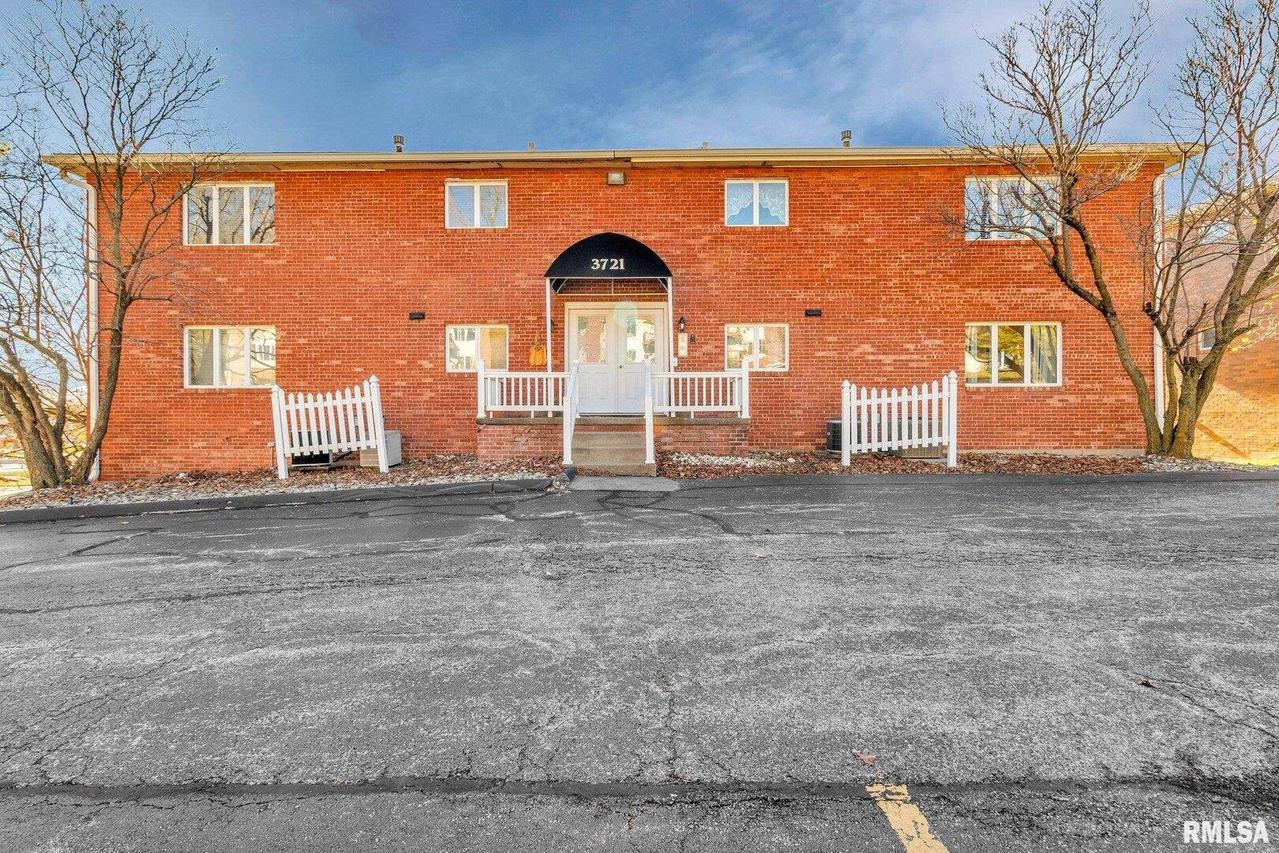 3721 35th St., Moline, IL 61265