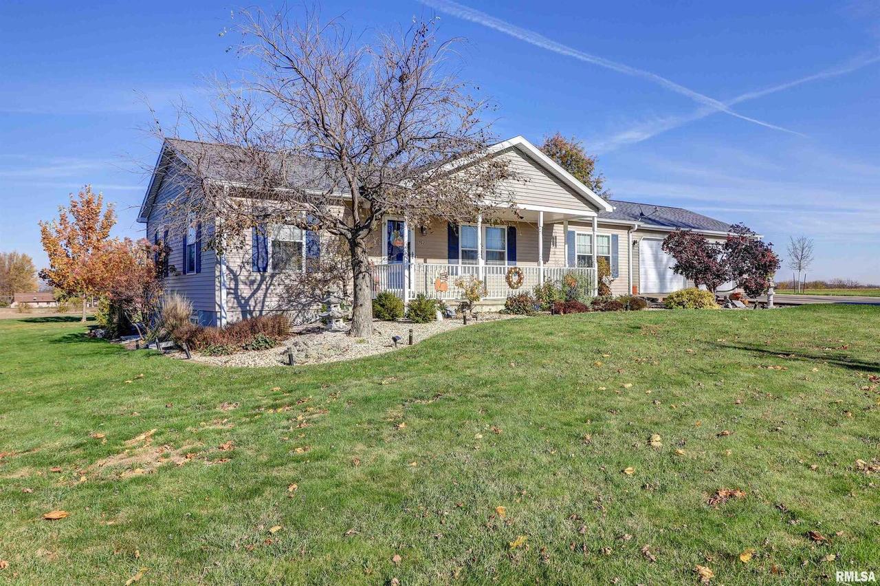 702 Sycamore St., Albany, IL 61230