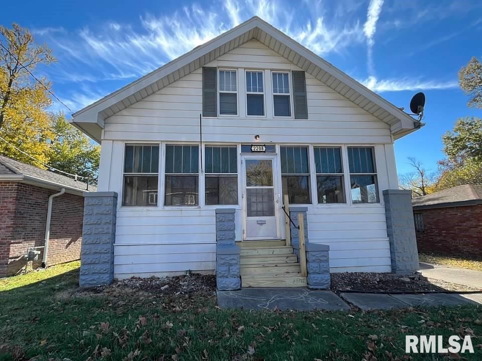2208 Oak St., Quincy, IL 62301