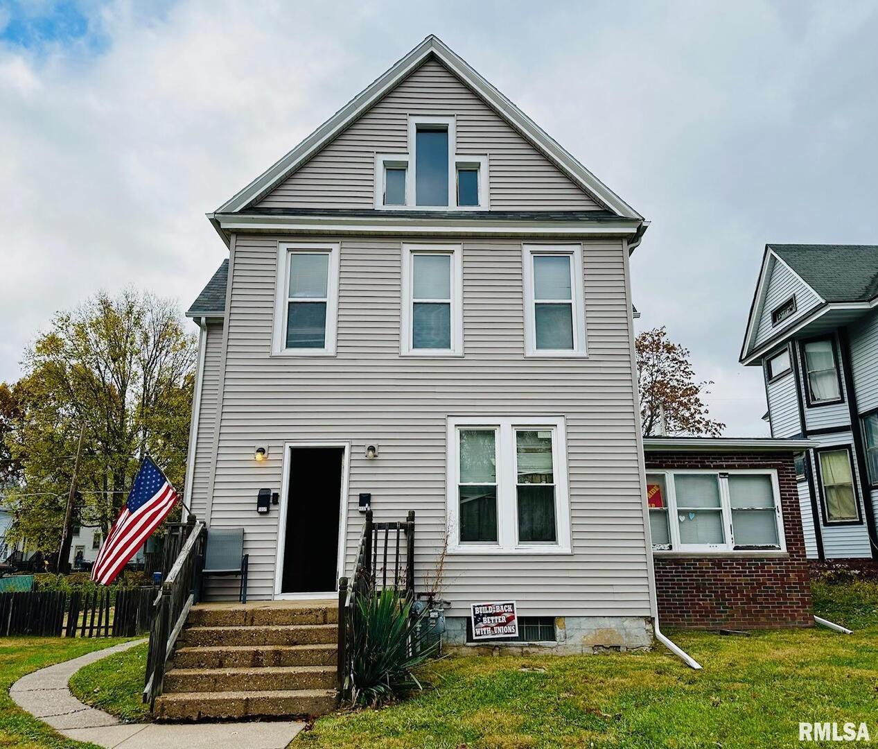 1037 19th St., Rock Island, IL 61201