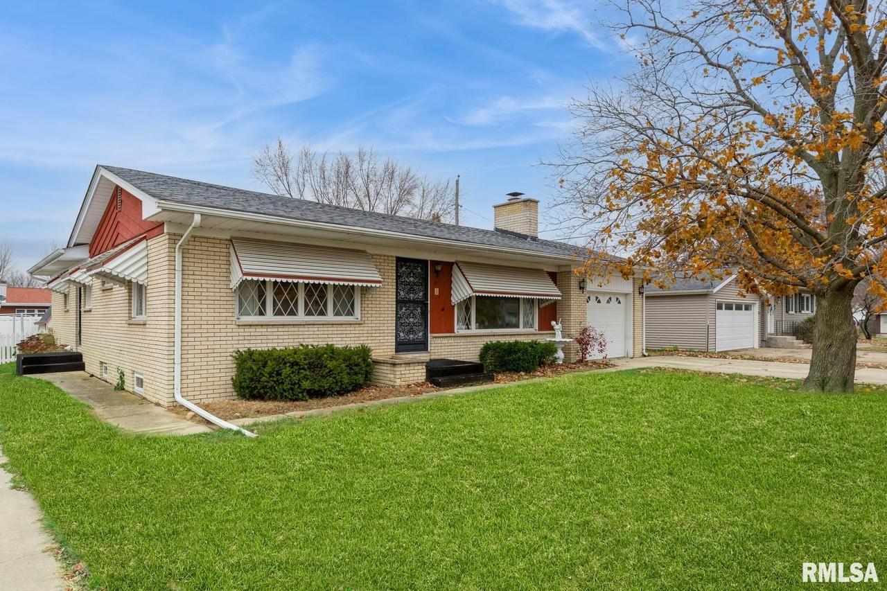 115 E 8th Ave., Colona, IL 61241