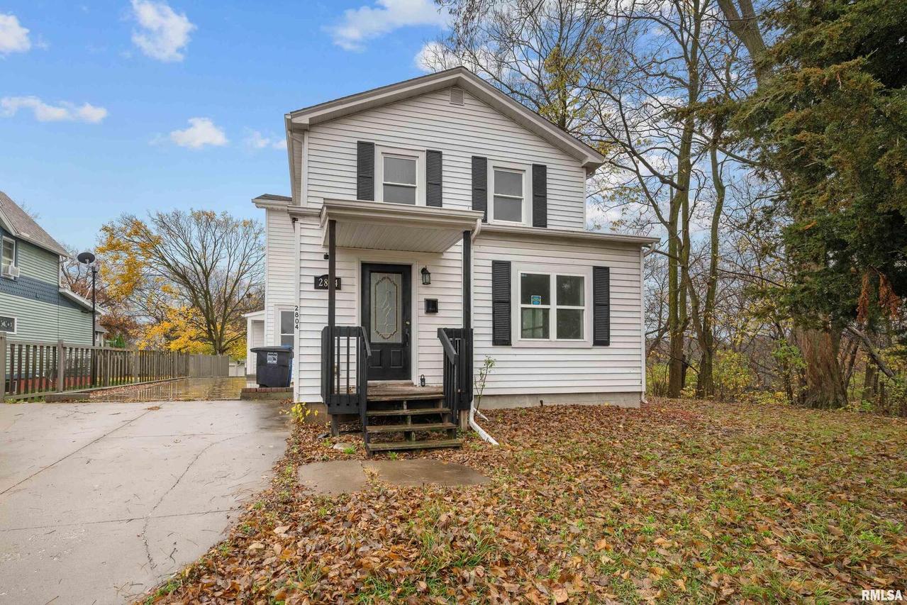 2804 8th Ave., Moline, IL 61265