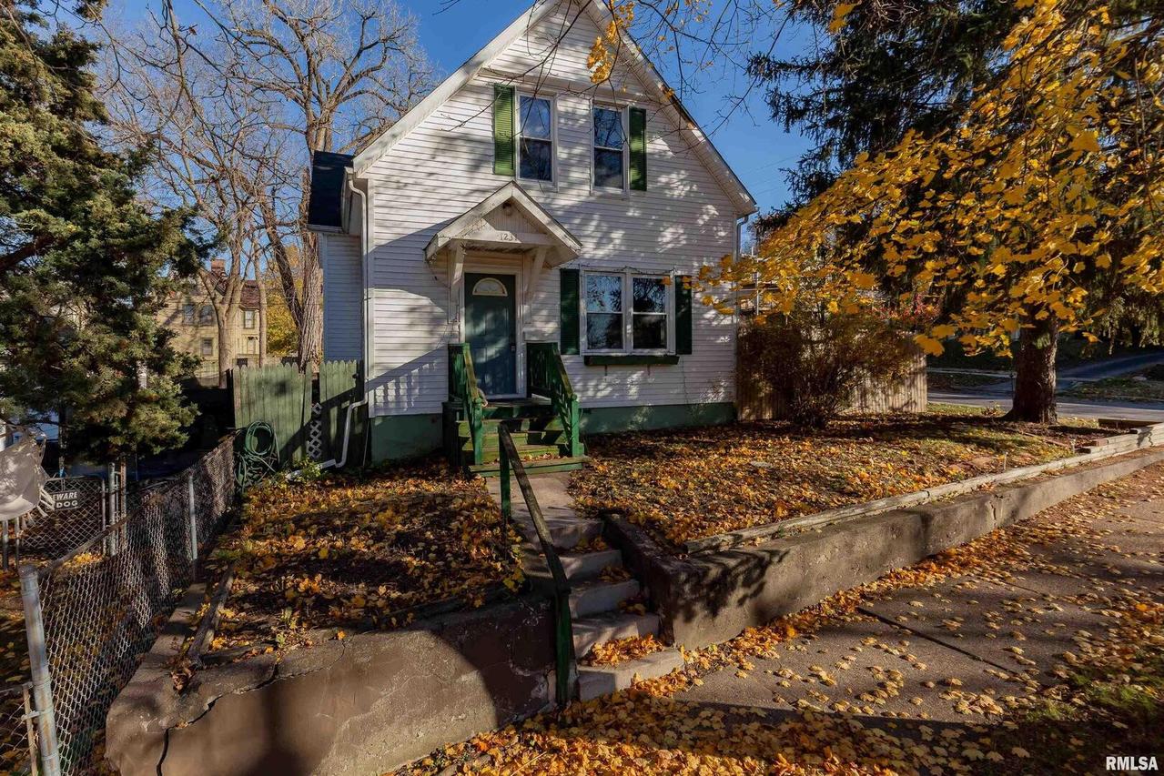 1231 19th St., Rock Island, IL 61201
