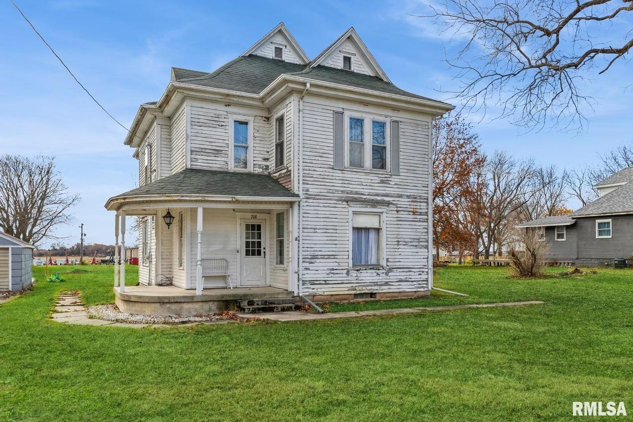 208 Mckinley St., Hooppole, IL 61258