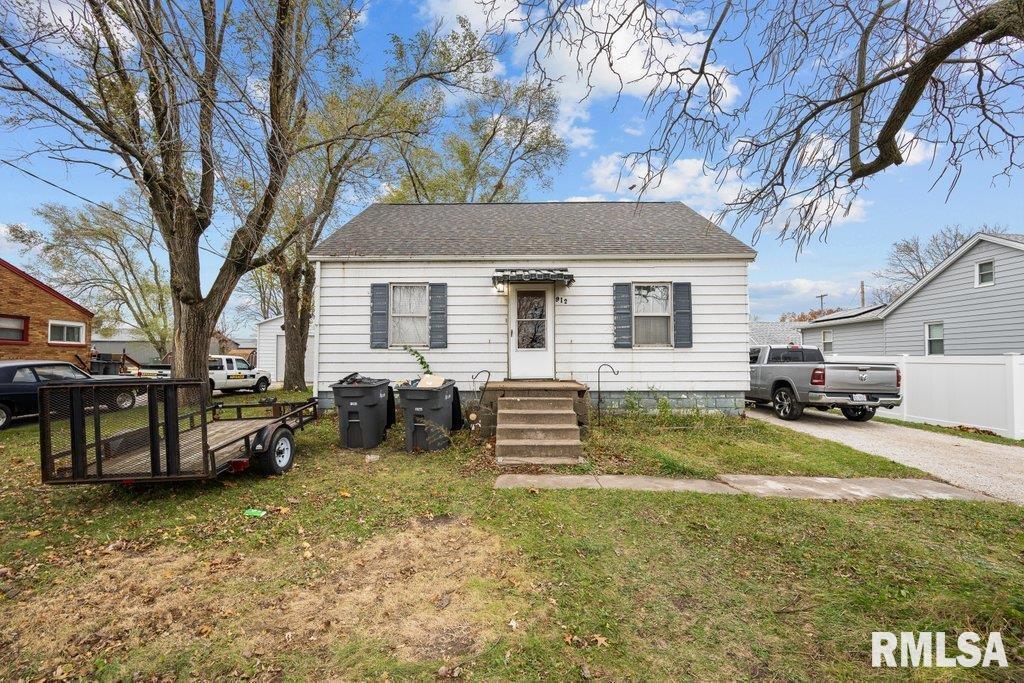 912 E 1st Ave., Milan, IL 61264