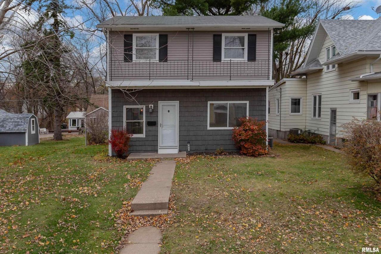 2453 32nd St., Moline, IL 61265