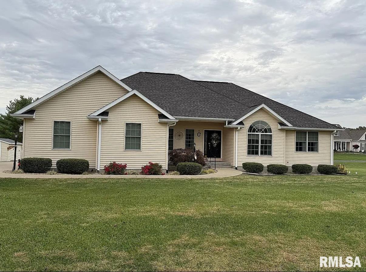 1418 730 E County Rd., Carmi, IL 62821