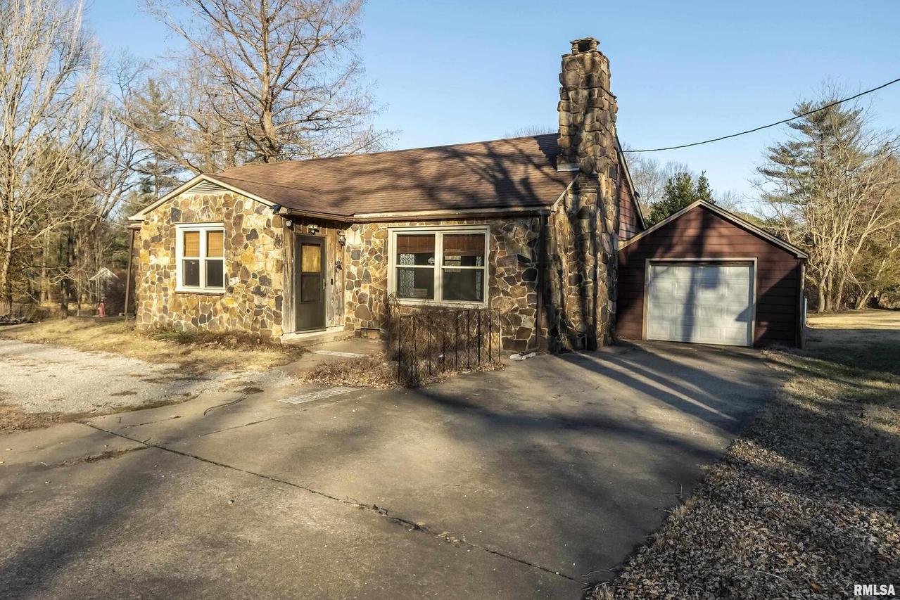 1878 Pump House Rd., Murphysboro, IL 62966