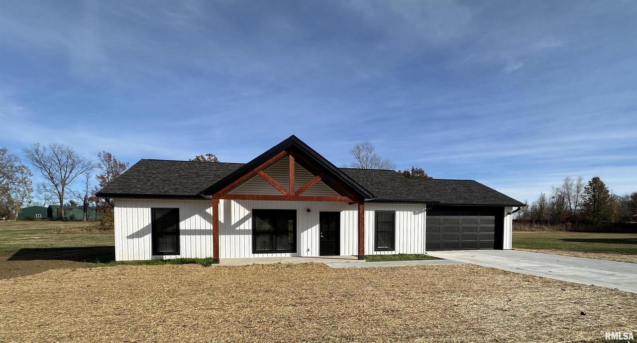 210 S Greenbriar Rd., Carterville, IL 62918