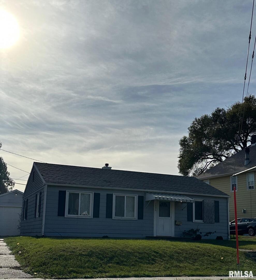 3806 10th Ave., Moline, IL 61265