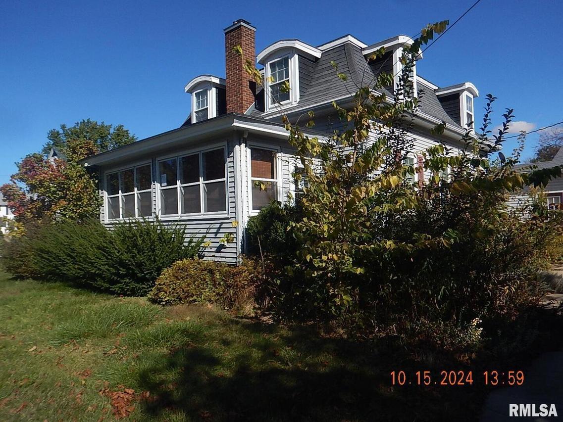 406 S Henry St., Geneseo, IL 61254