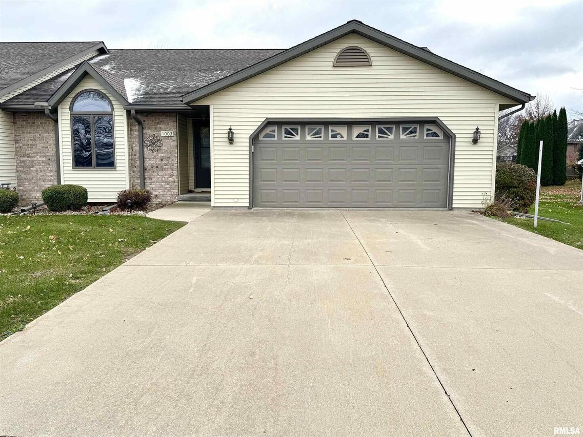 1003 S Bluff St., Albany, IL 61230