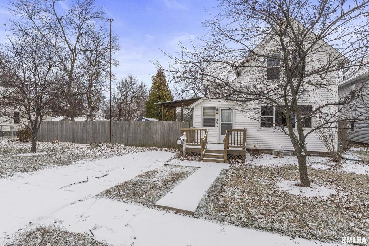 1820 24th Ave., Moline, IL 61265