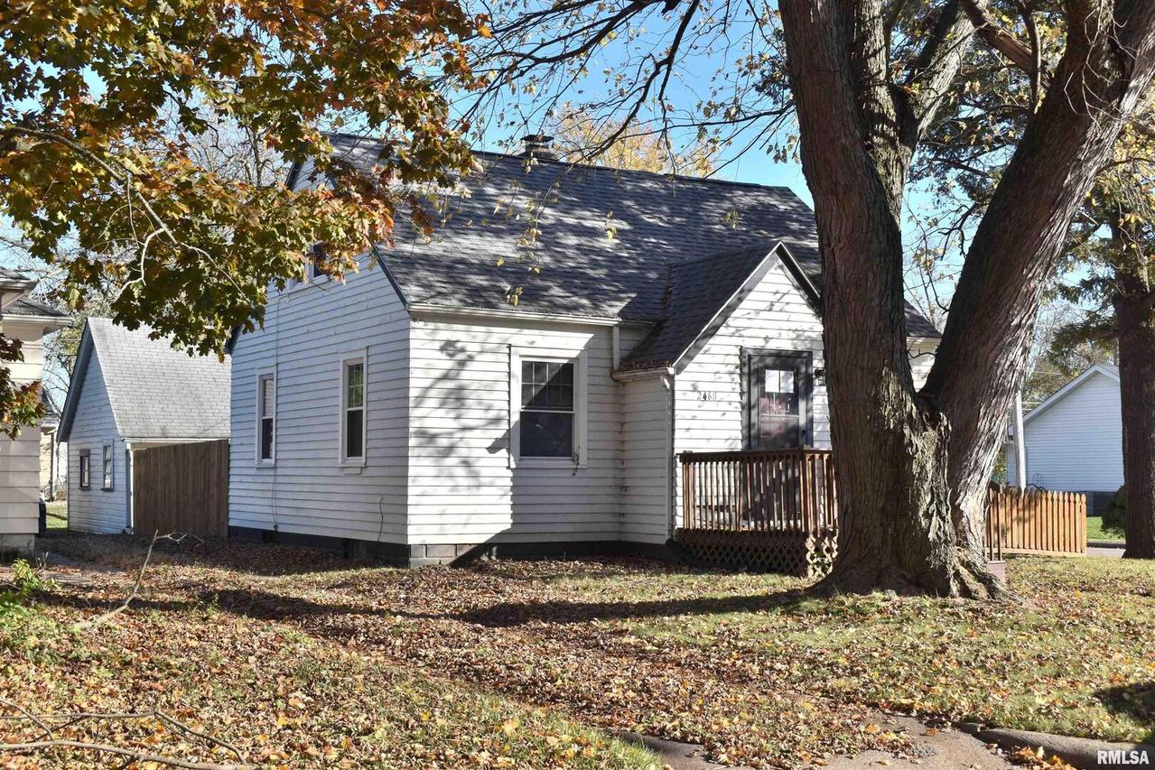 2468 33rd St., Moline, IL 61265