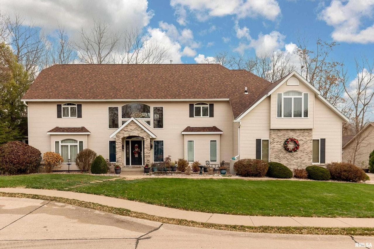 3304 44th Street Ct., Moline, IL 61265