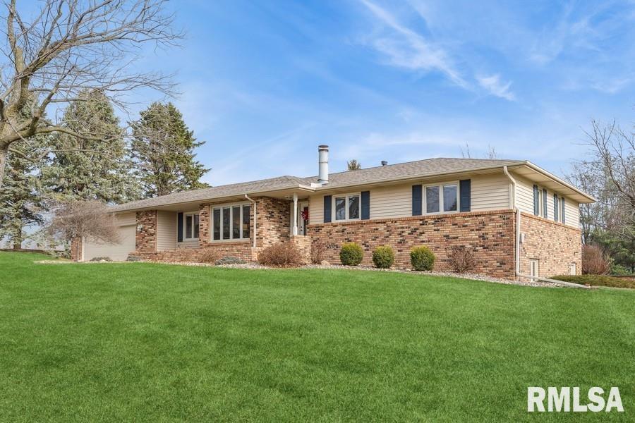 17507 76th St., Reynolds, IL 61279