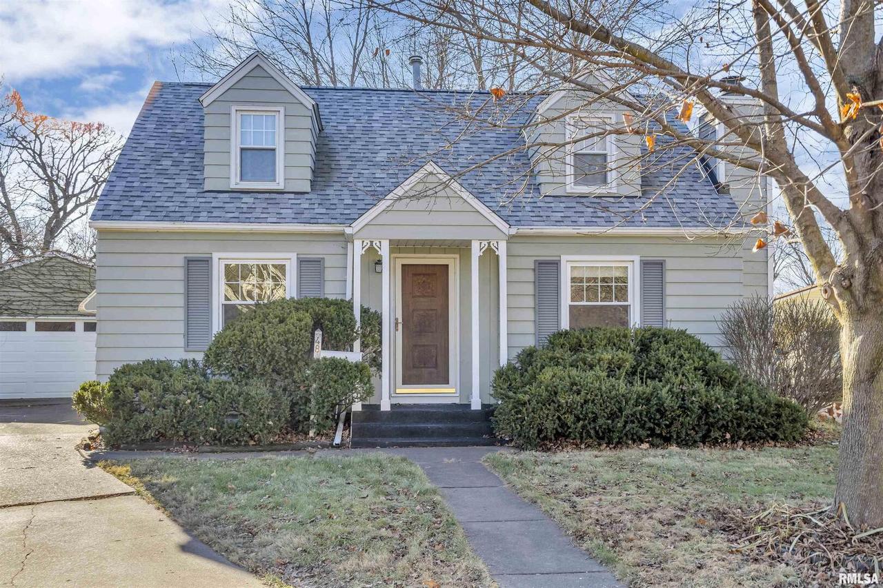 48 Blackhawk Hills Ct., Rock Island, IL 61201