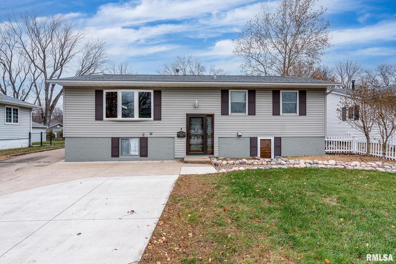 475 30th Ave., East Moline, IL 61244