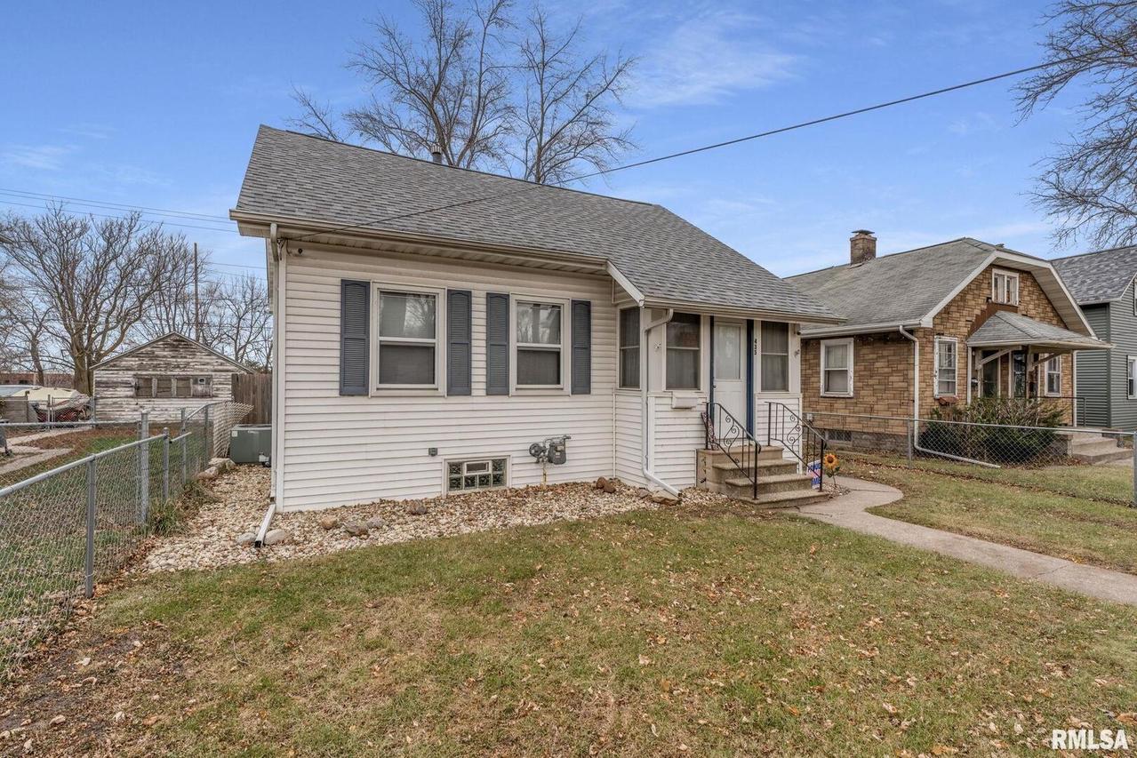 435 15th Ave., East Moline, IL 61244