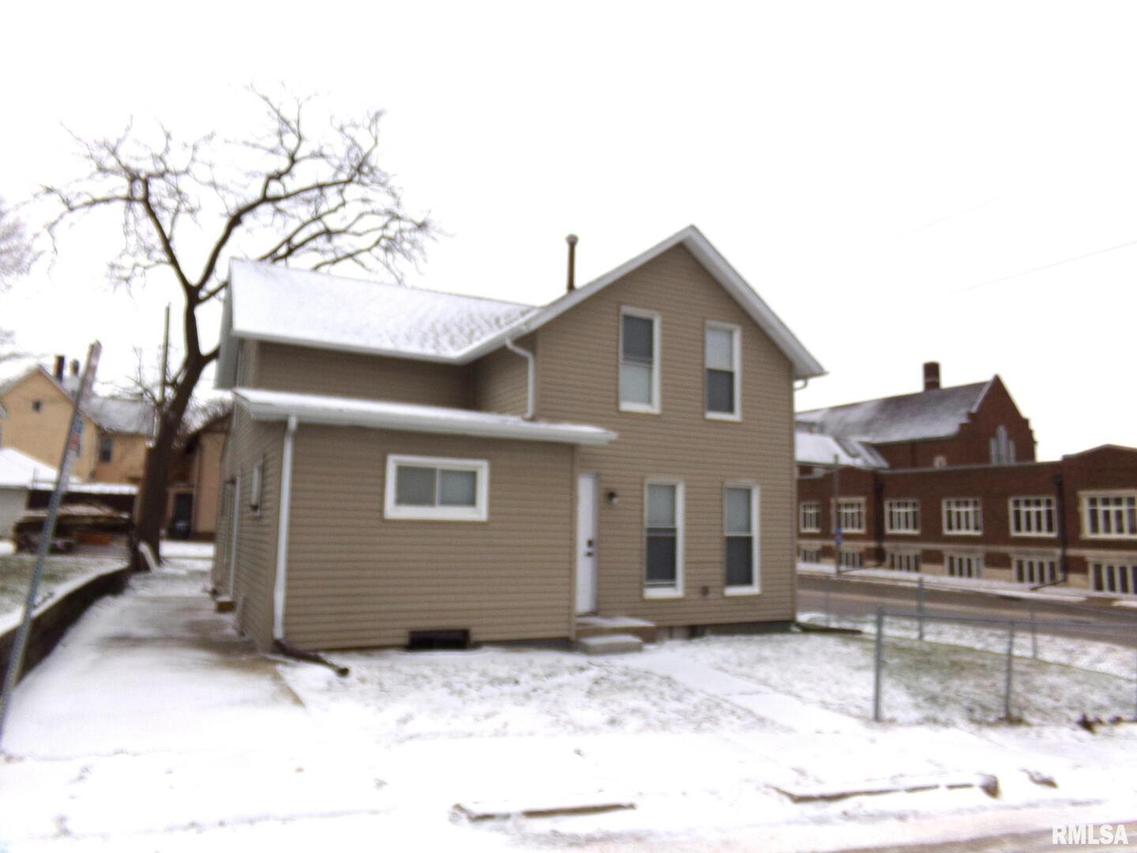 703 23rd St., Moline, IL 61265