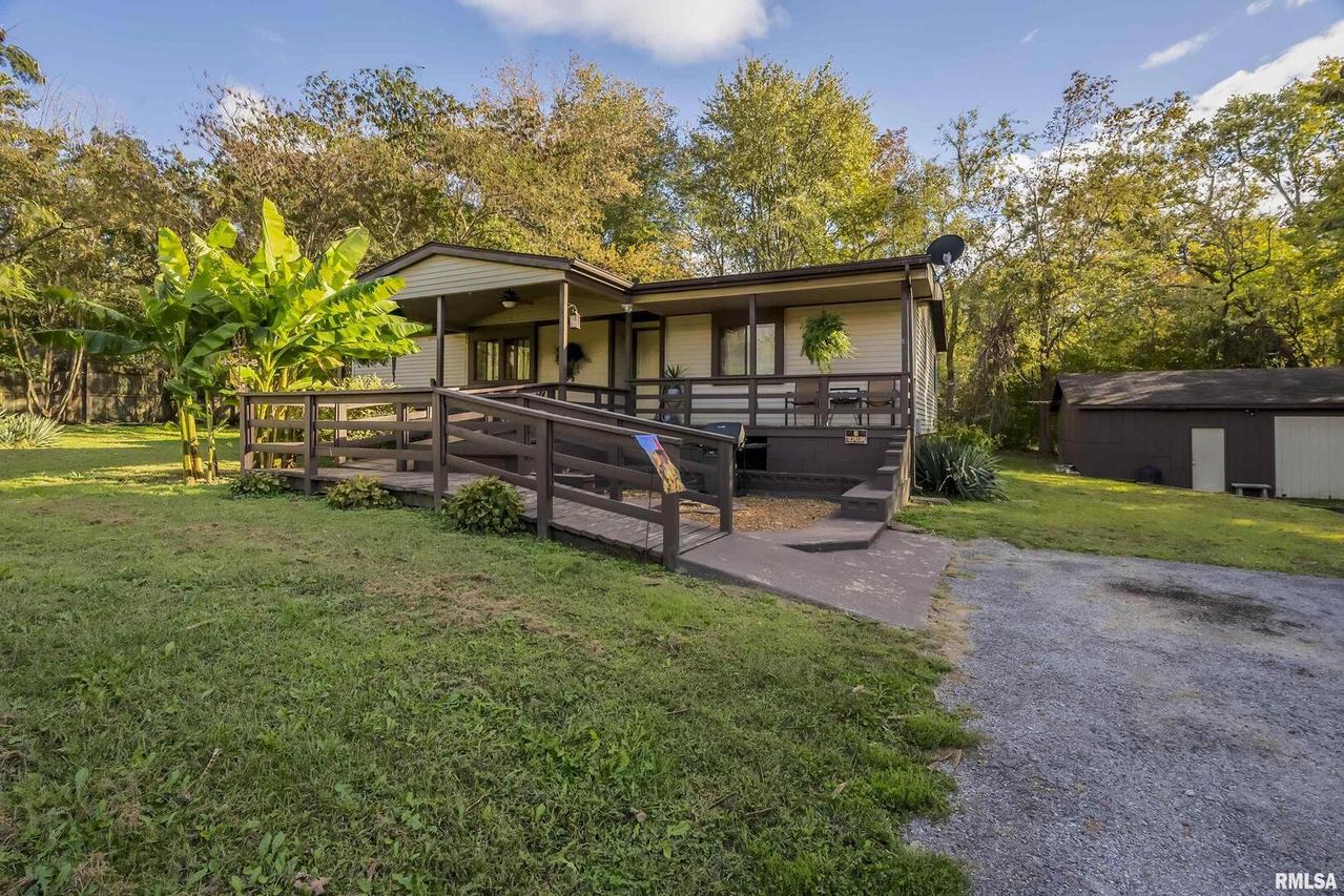 2312 W Walnut St., Herrin, IL 62948