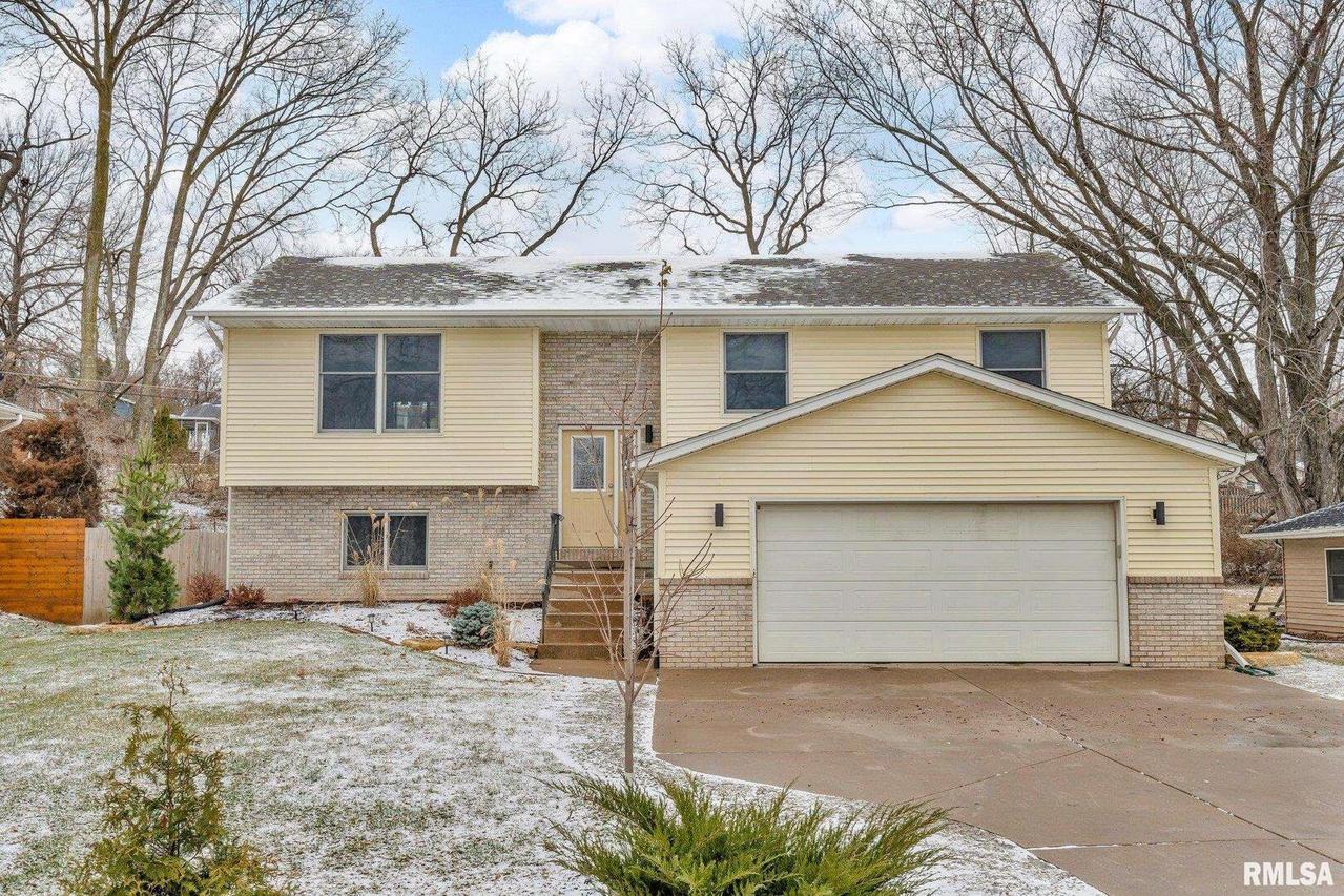 1509 36th Ave., Moline, IL 61265