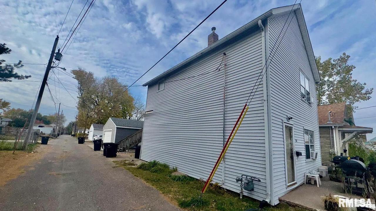 546 26th St., Rock Island, IL 61201