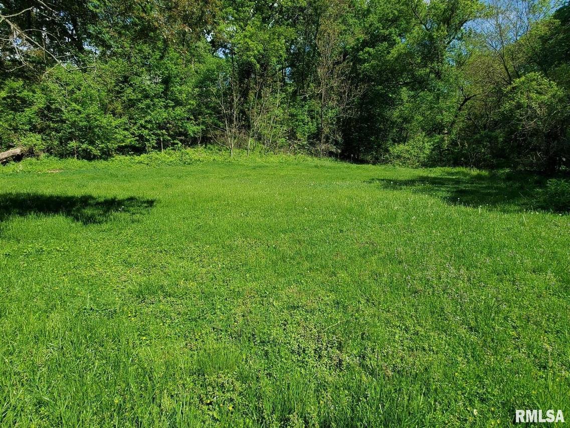 910 23rd Ave., East Moline, IL 61244